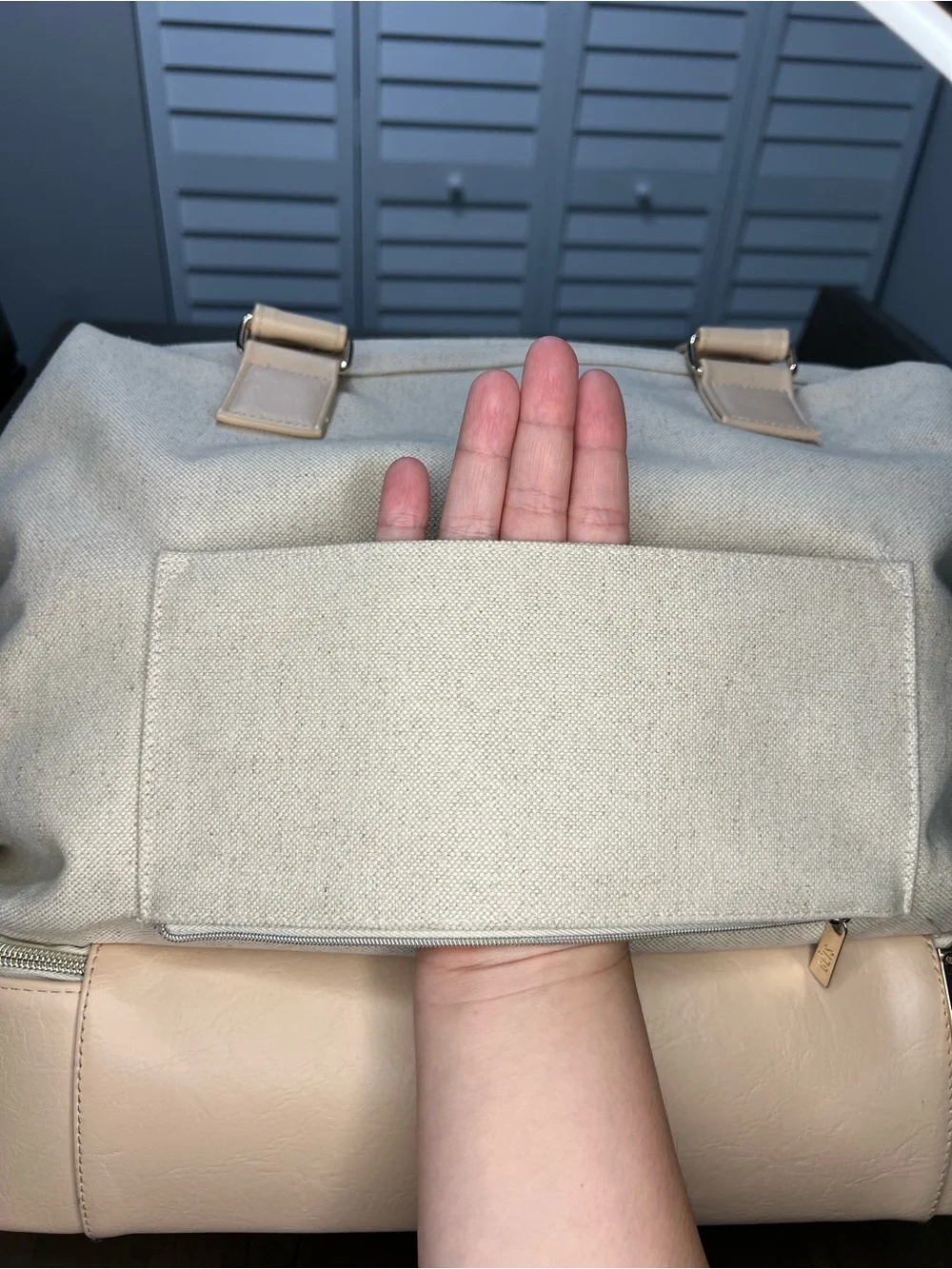 Beis Mini Weekender in Beige